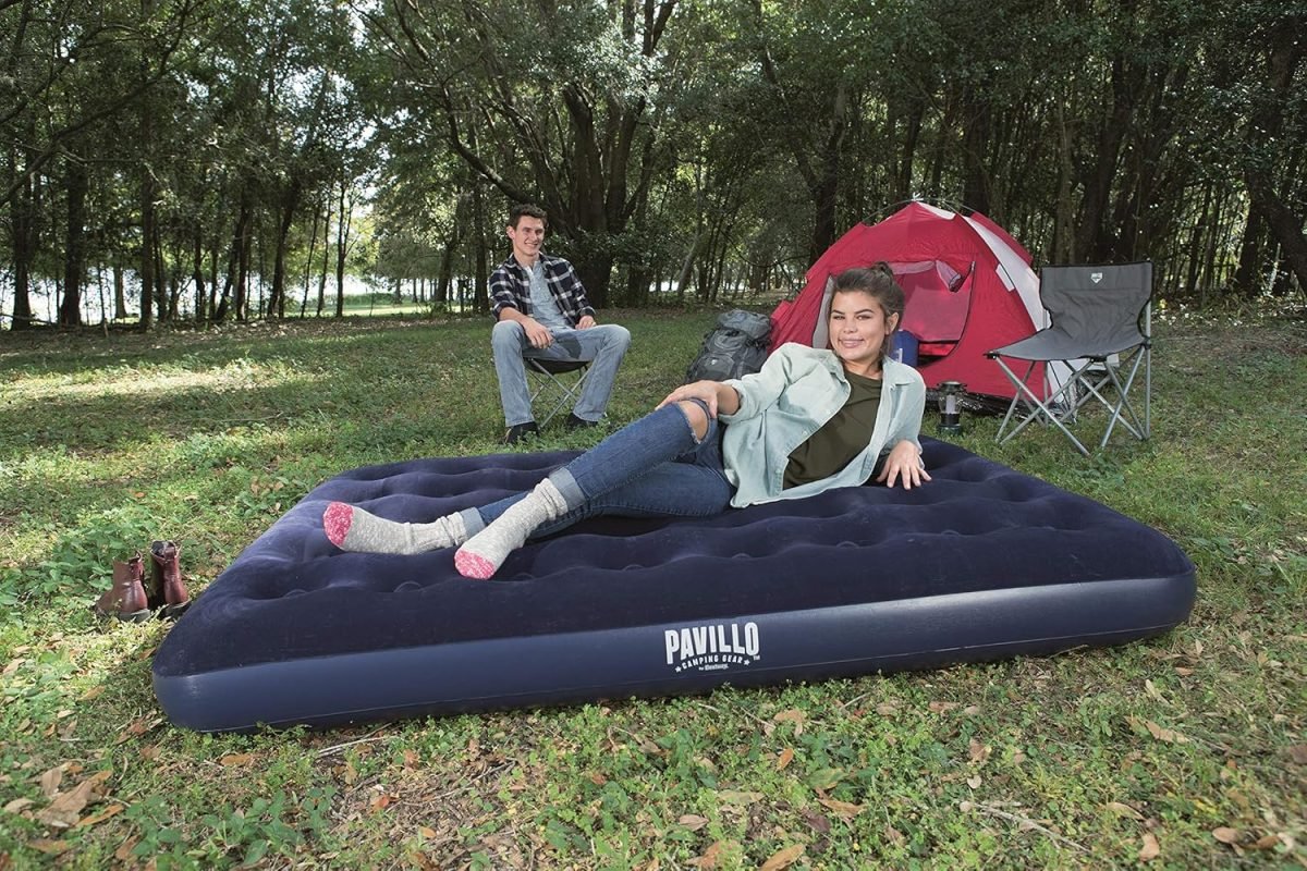 Inflatable Airbed with manual pump 67002
