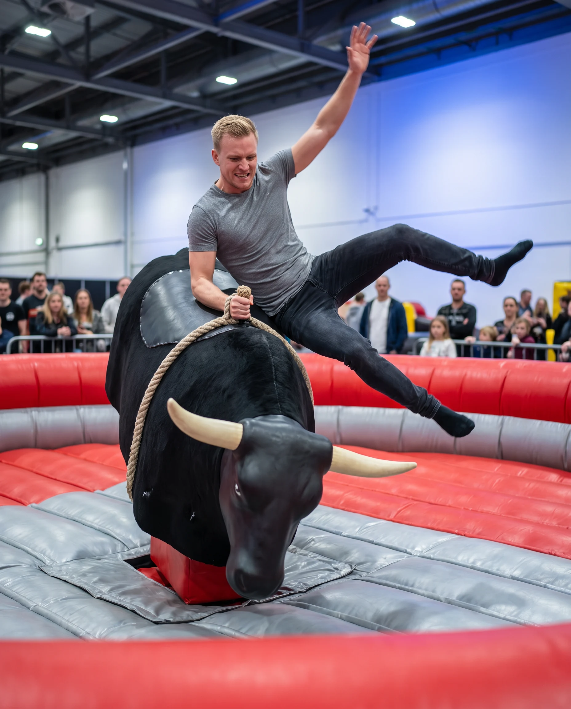 Mechanical Rodeo Bull, photo 2